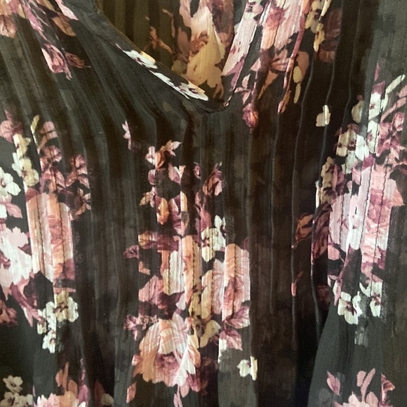 Women’s torrid, sheer top size 4 pink, and black H13 - Picture 3 of 5